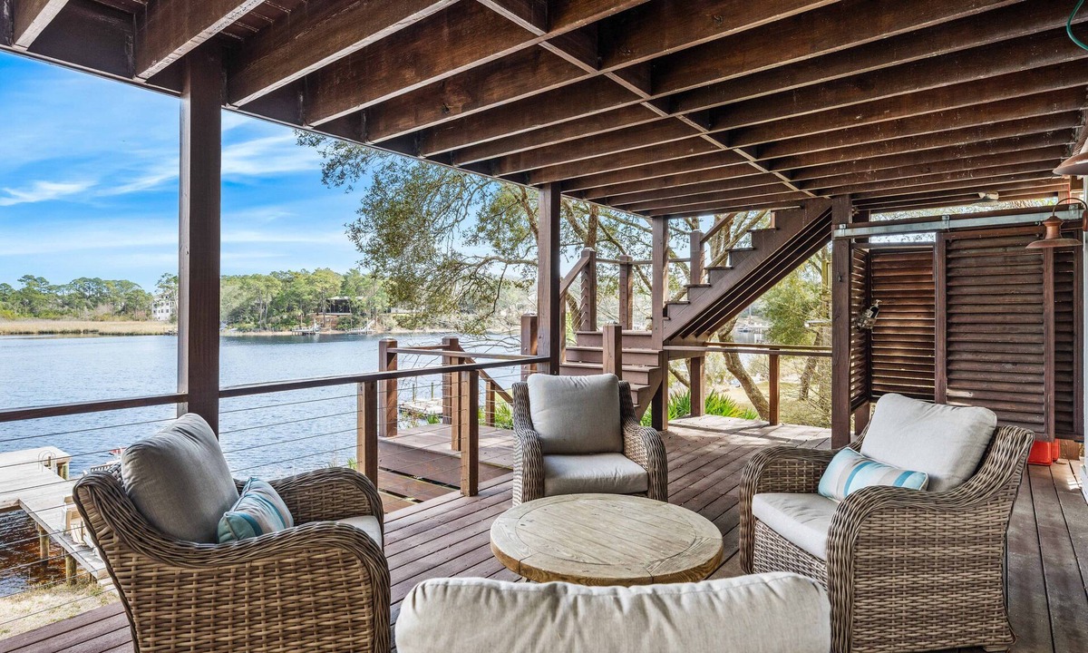 Santa Rosa Beach Cottage | Lakeside Villa | Lakefront Retreat with Incredible Beach Access