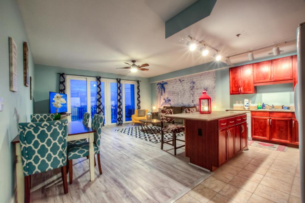 Panama City Beach House | Laketown Wharf 1135 By Aneliya