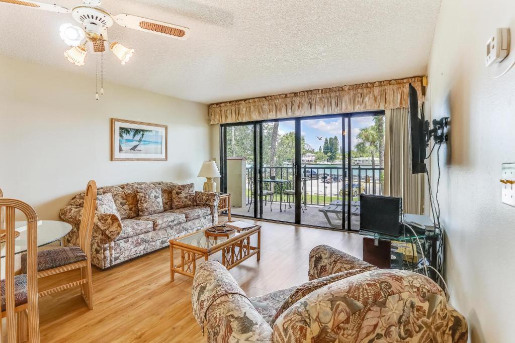 Sunset Beach House | Land's End 1-204 Bay Front