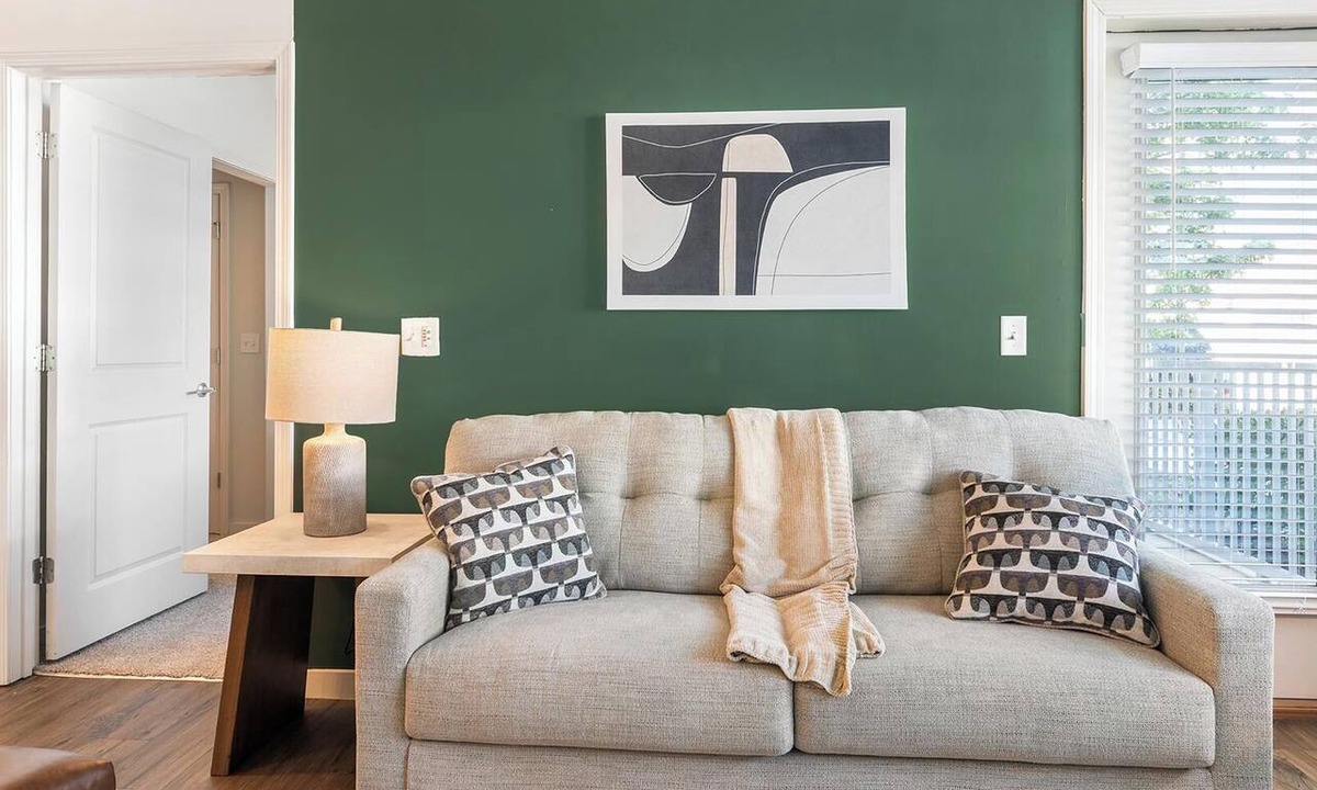Tarpon Springs Apartment | Landing | Beautiful 2BD, Clubhouse