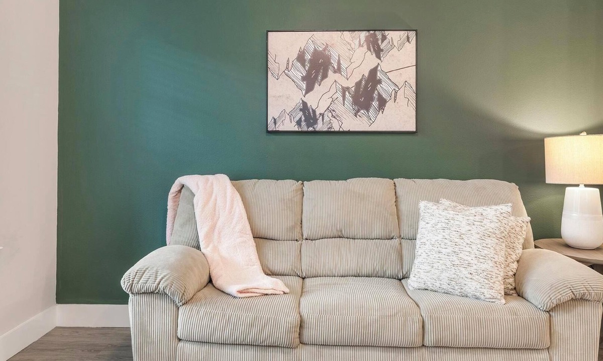 Southeast Orlando Apartment | Landing | Beautiful 1BD, Clubhouse, Pool