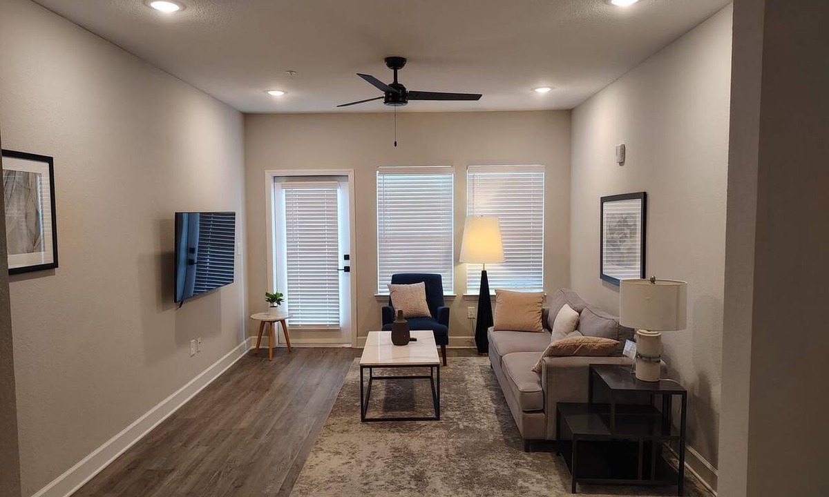 Newberry Apartment | Landing | Beautiful 2BD, Gym, Pool