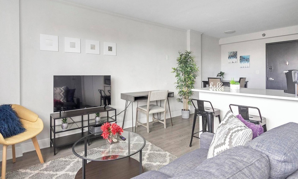 St. Petersburg Apartment | Landing | Chic Studio, Pool, Clubhouse