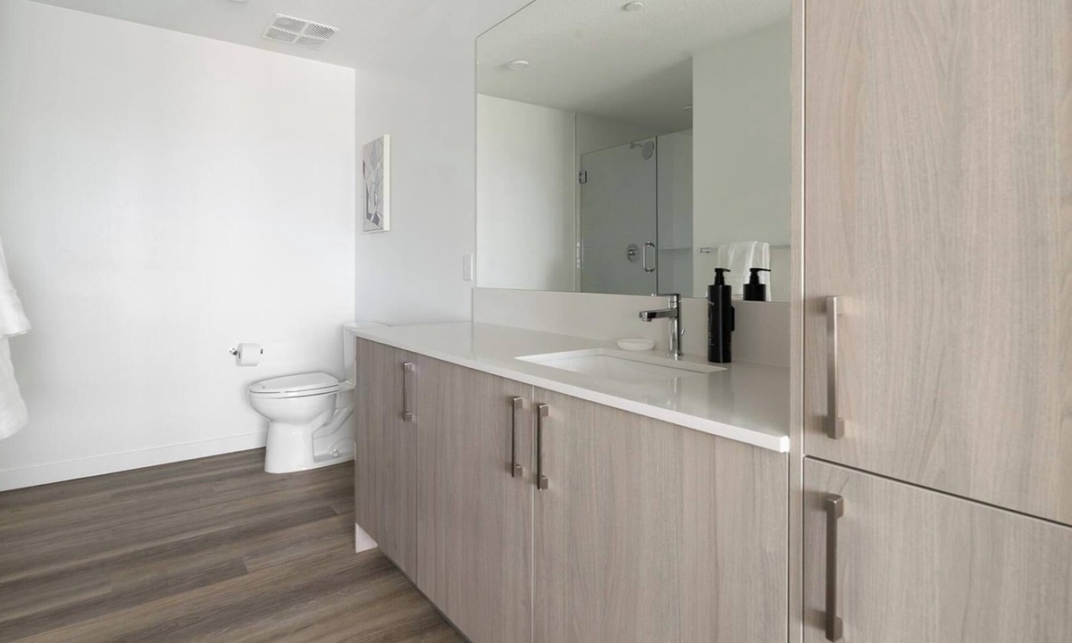 Overtown Apartment | Landing | Incredible 2BD, Pool