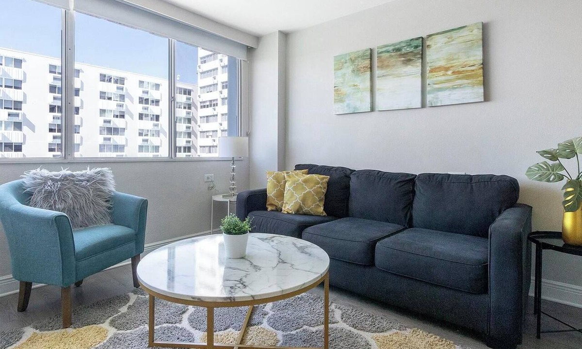 St. Petersburg Apartment | Landing | Modern 1BD, Courtyard, Clubhouse