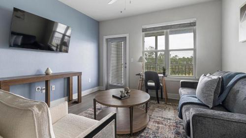 St. Johns Apartment | Landing Modern 2BD Gym