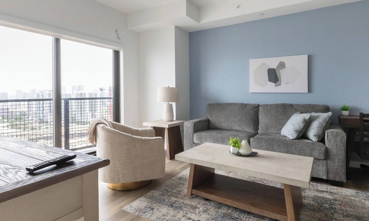 Overtown Apartment | Landing | Modern 2BD, Pool