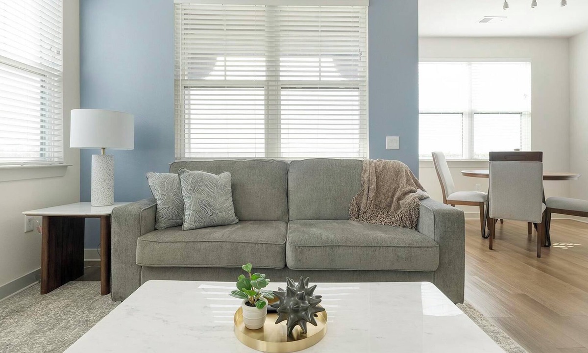 Biggar Apartment | Landing | Modern 3BD, Clubhouse, Gym