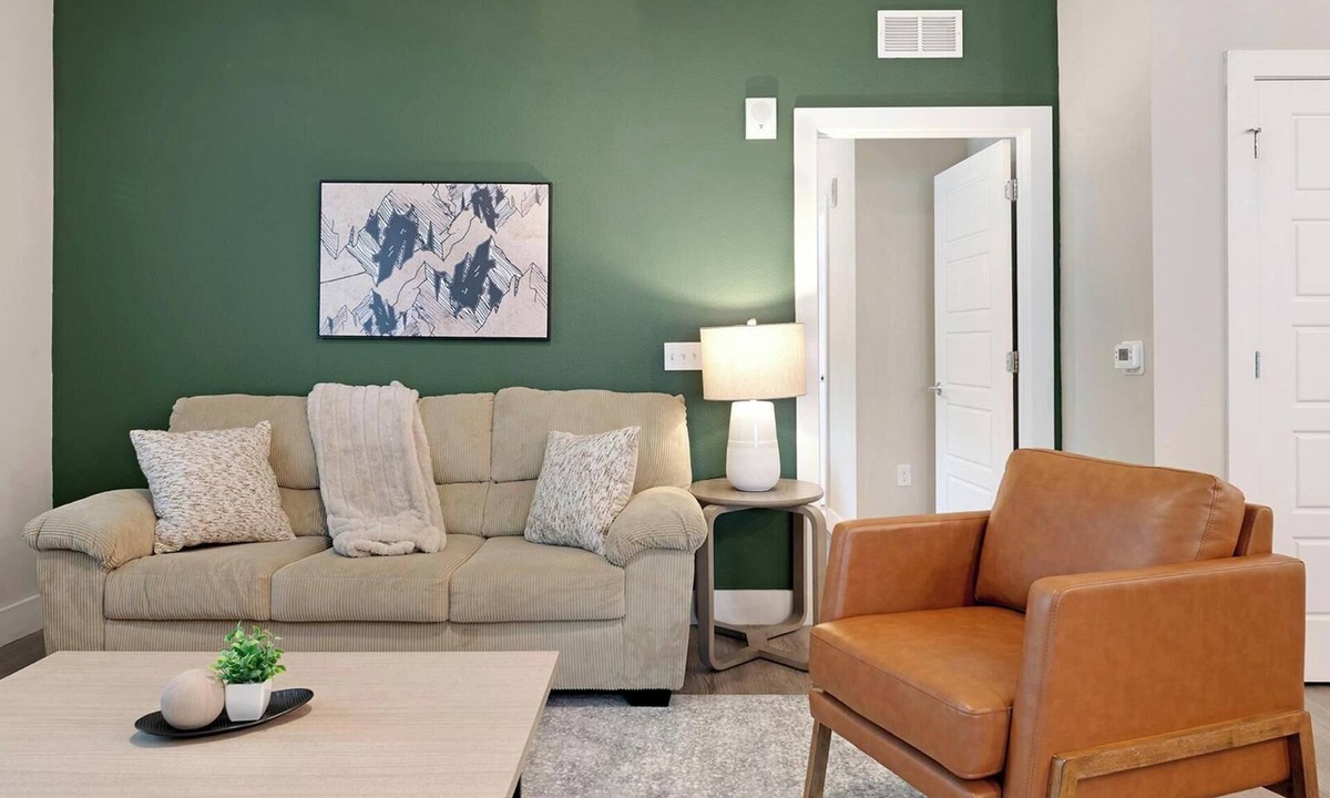 Southeast Orlando Apartment | Landing | Stunning 2BD, Gym, Clubhouse