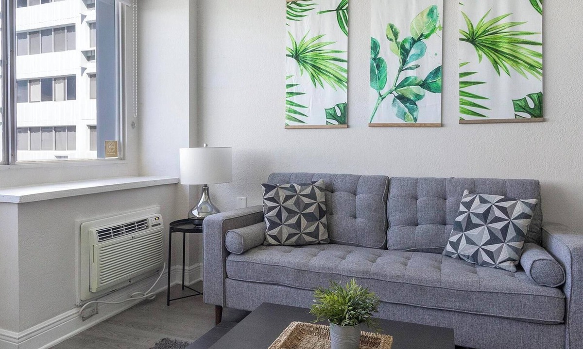 St. Petersburg Apartment | Landing | Stylish 1BD, Yoga Studio, Clubhouse