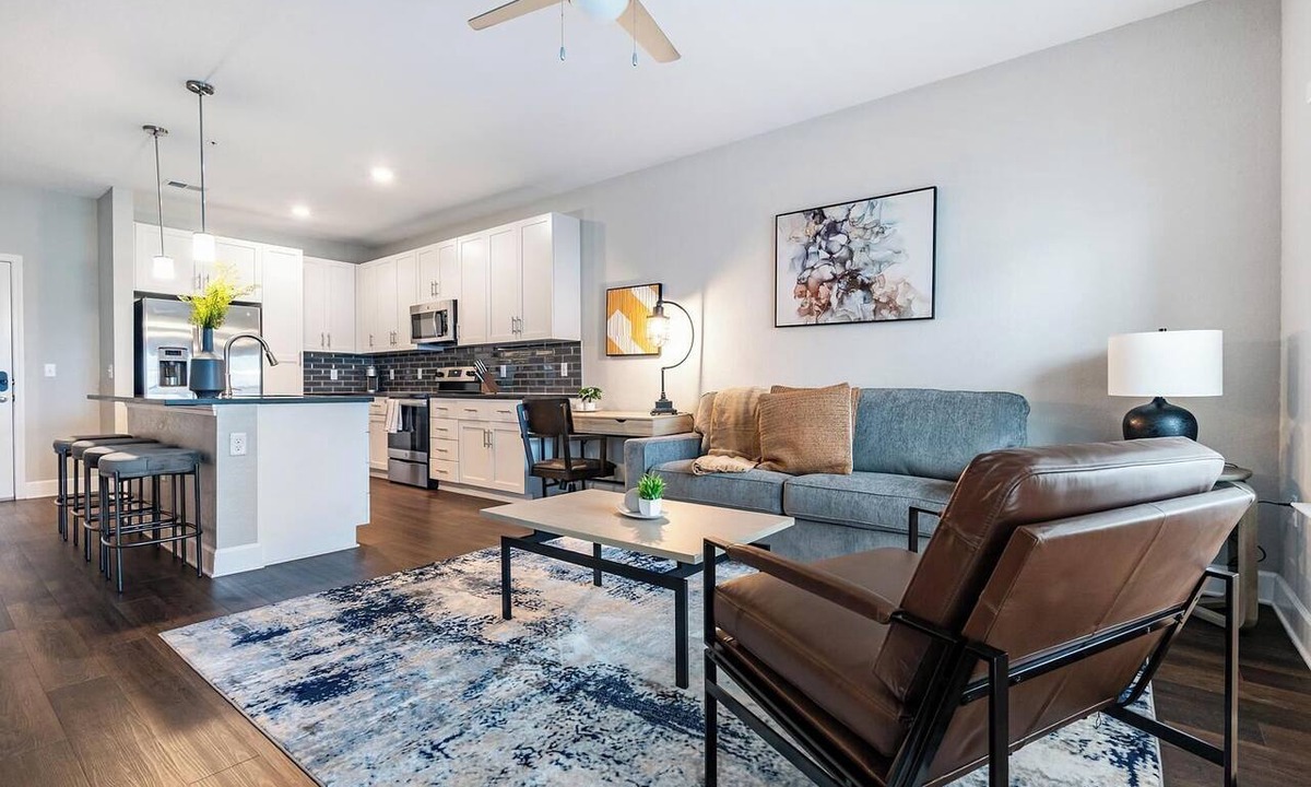 Interchange Square Apartment | Landing | Stylish 1BD, Gym, Clubhouse