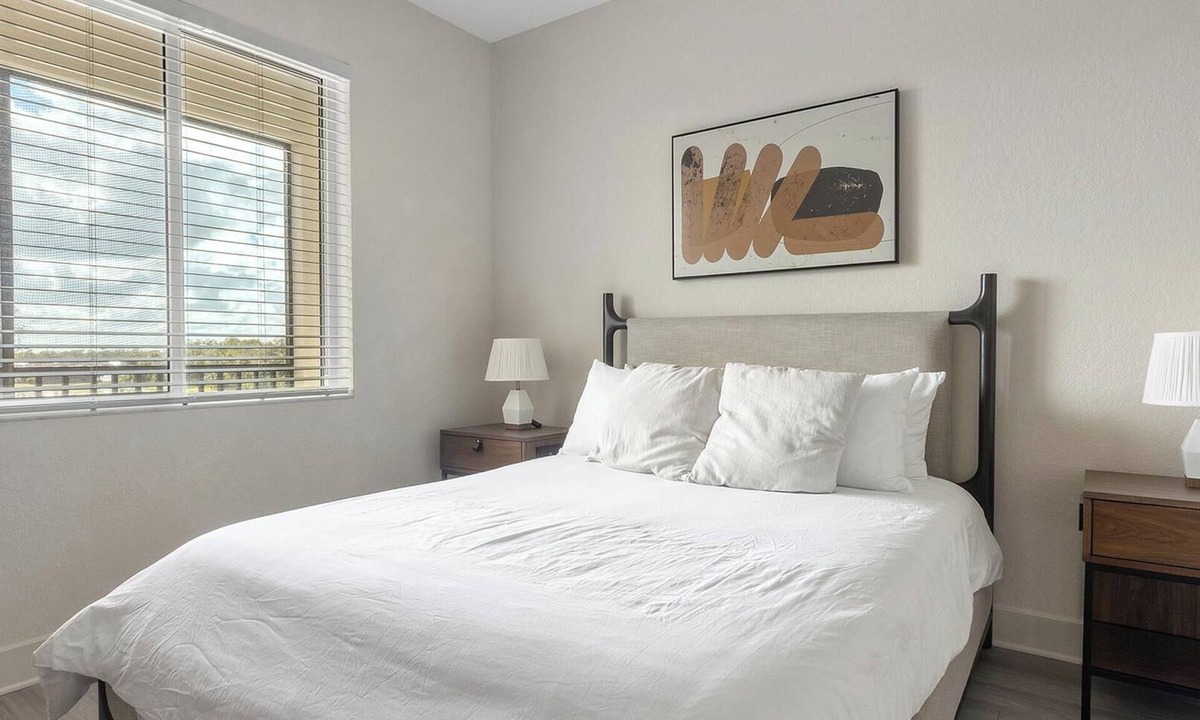 Palmetto Apartment | Landing | Stylish 1BD, Pool, Gym