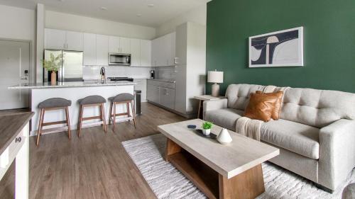Southside Apartment | Landing Stylish 1BD Clubhouse Gym