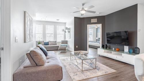Port Tampa City Apartment | Landing Stylish 2BD Clubhouse Gym
