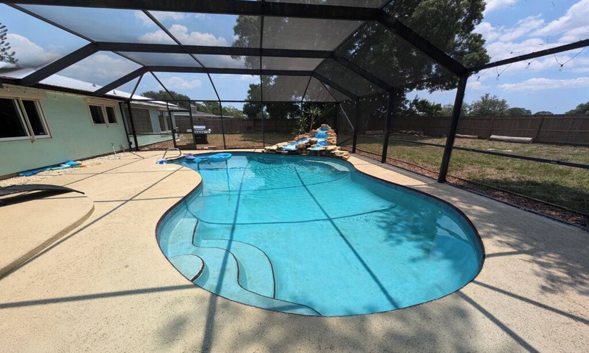 Interchange Square House | Large 4bd 2bth pool home with hot tub, waterfall feature and private back yard!