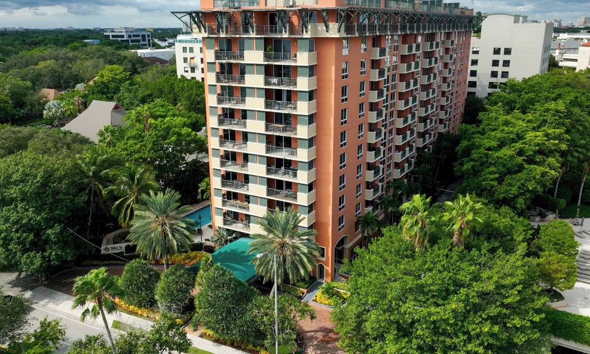 Coconut Grove Hotel | Large Suite w/Sauna | 1.5 mi to The Kampong