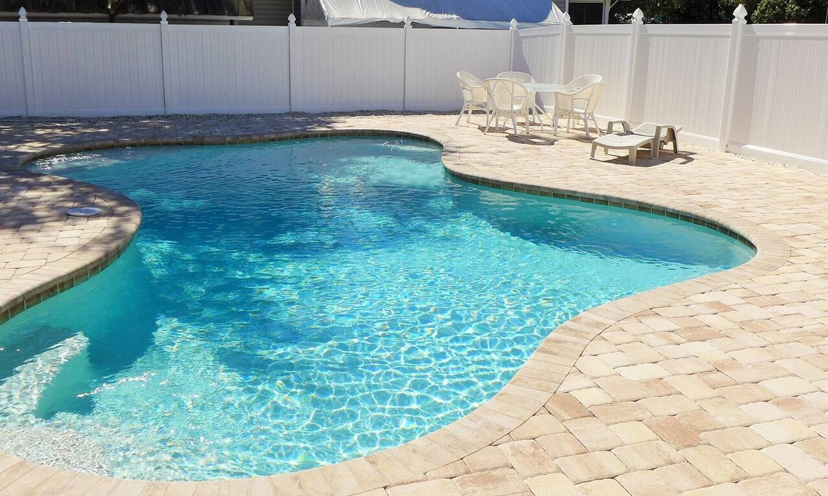 Altamont Manor Apartment | Last-minute deals: heavily reduced prices for unforgettable trips!