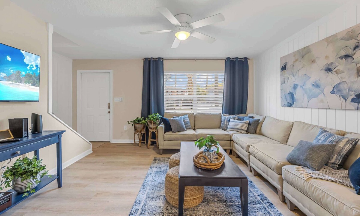 Cape Caneveral Beach Gardens House | Launch & Lounge: Cozy Cape Canaveral Beach Townhom