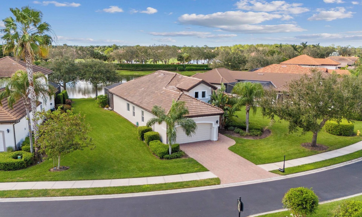Naples House | LELY Resort Gated Naples Pool Home Naples with Players Club Membership