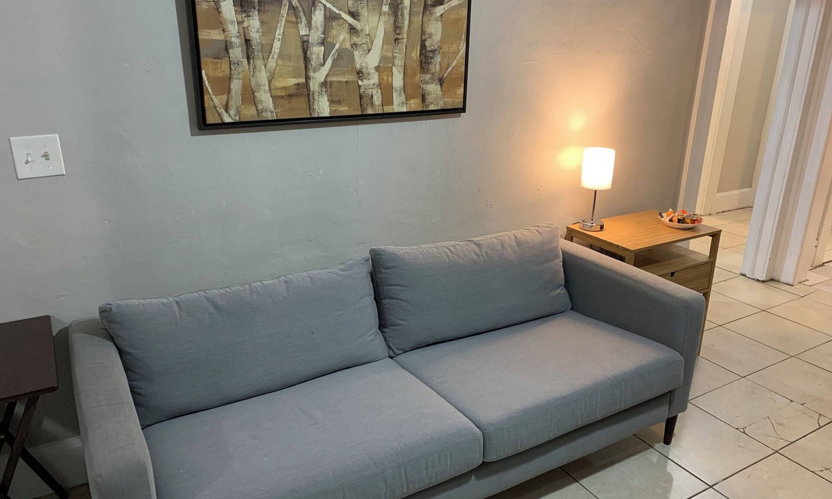 St. Petersburg Hostel | Lenny's Southy Hostel