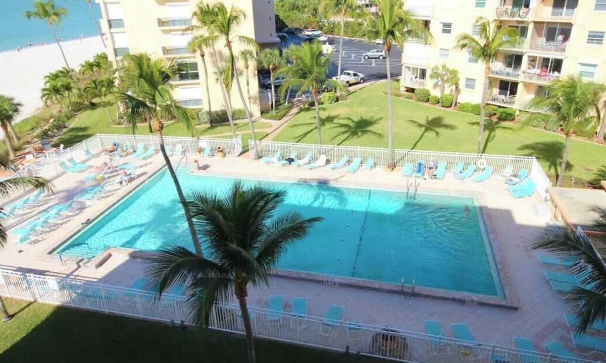 South Island Condo | Leonardo Arms #507 Lovely Beachfront Condo
