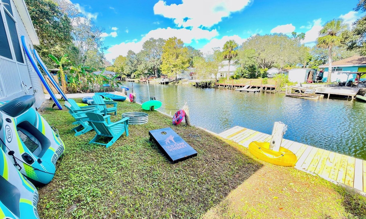 Weeki Wachee Gardens House | Limited-Time Discount at Paddle Paradise: Jacuzzi, Kayaks & Sauna