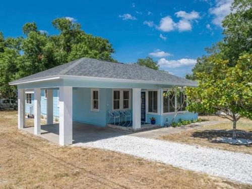 Tarpon Springs House | Little Blue Tarpon House