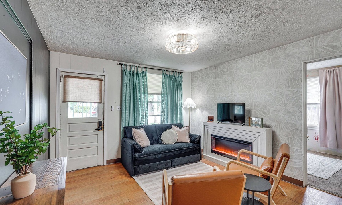 Panama City House | Little Cove Cottage! Walk to Dtwn Panama City
