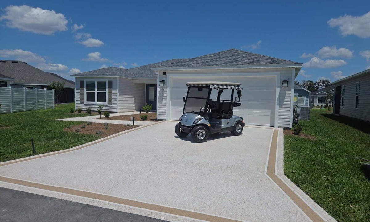 Sumter County House | Live the Villager Life! Walk to Eastport, complete with golf cart.