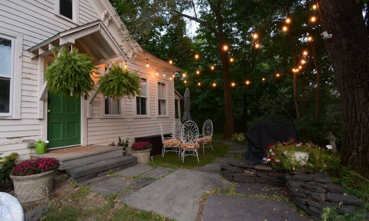 Town of Marbletown House | Locktender Cottage · Historic cottage near Mohonk & Minnewaska, 2BR/2BA