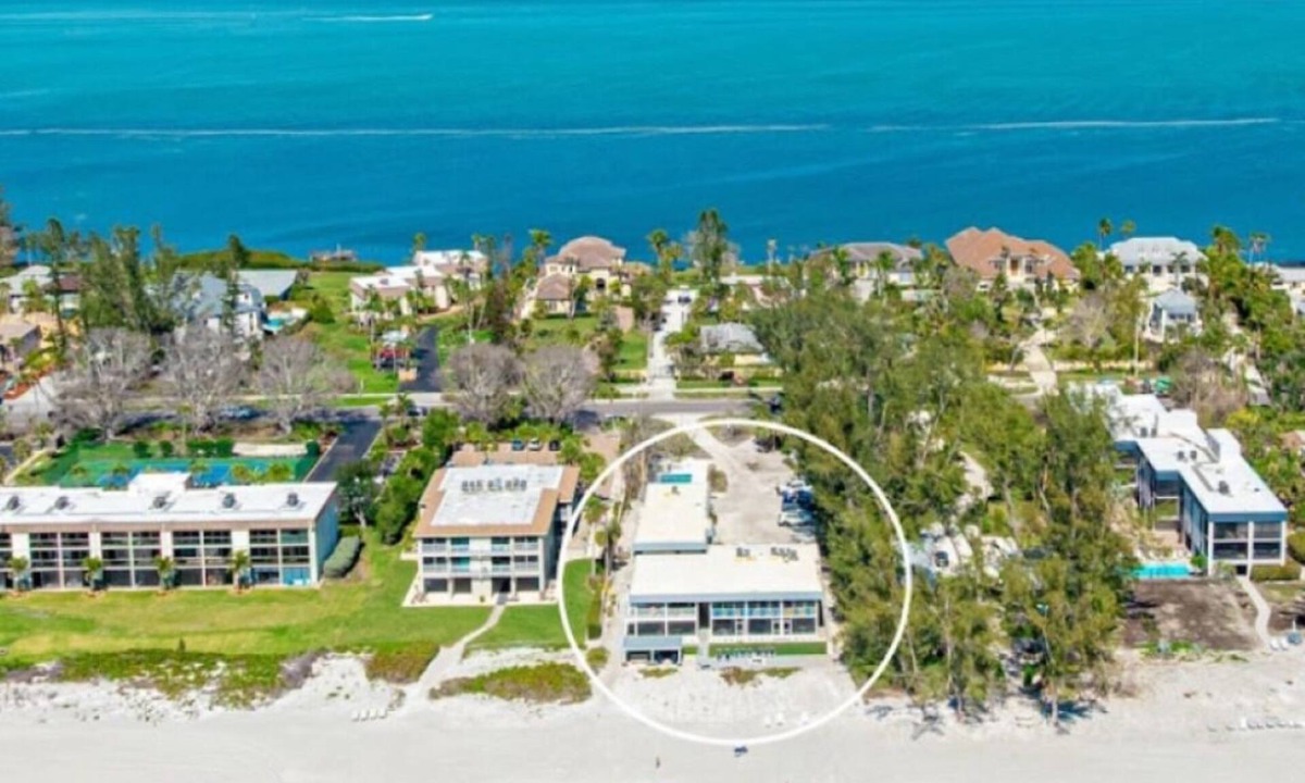 Whitney Beach Condo | Longboat Key, FL Spectacular Full OceanView Beachfront First Floor 1 Bed 1 Bath