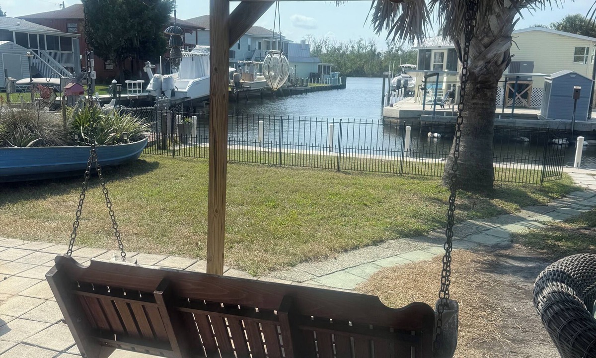 Homosassa House | Lovely 4-bedroom Waterfront House in Homosassa