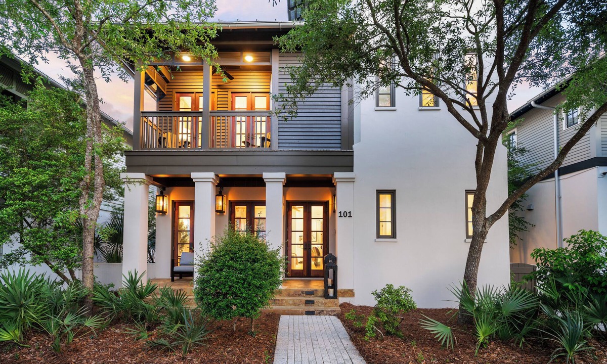 Rosemary Beach House | "Lovely 4Bed Beach House in Tranquil Rosemary Beach" 1-1/2 blocks from the beach