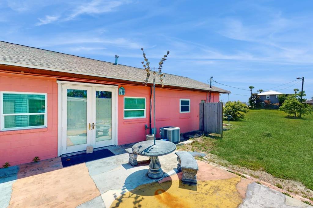 Mexico Beach House | Lovely home close to beach with patio central AC full kitchen washer&dryer