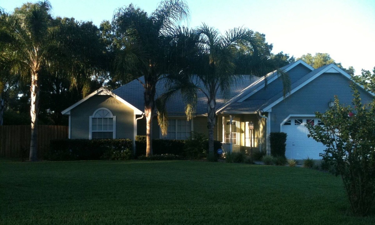 DeLand House | Lovely Pool Home in Historic Town Close to Beach & Theme Parks