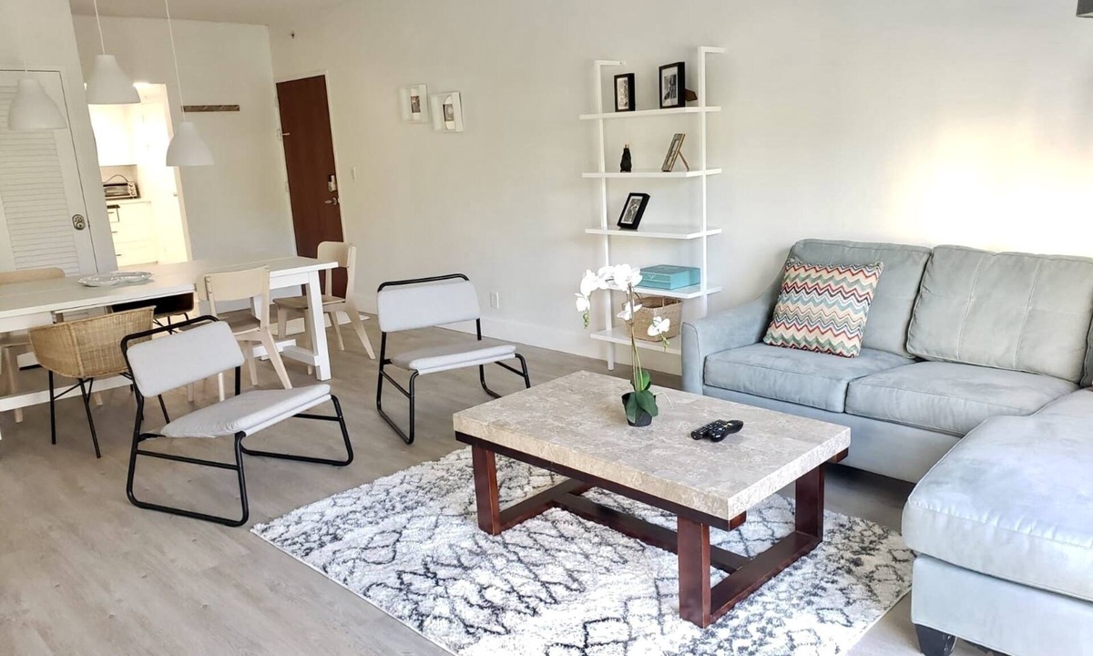 Hollywood South Central Beach Condo | Lovely two-bedroom condo right on the beach