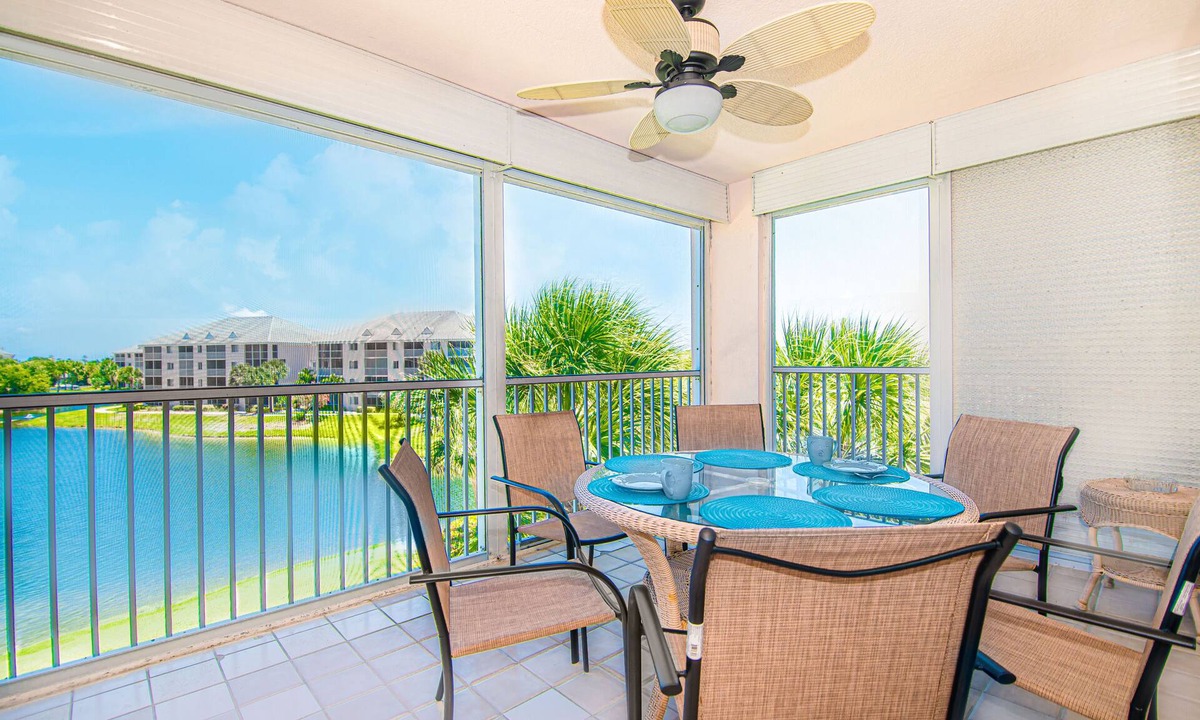 Jupiter Bay Condo | Lux JB condo w Fab EAST Lake Views close to beach ON SALE DUE TO CONCRETE WORK.