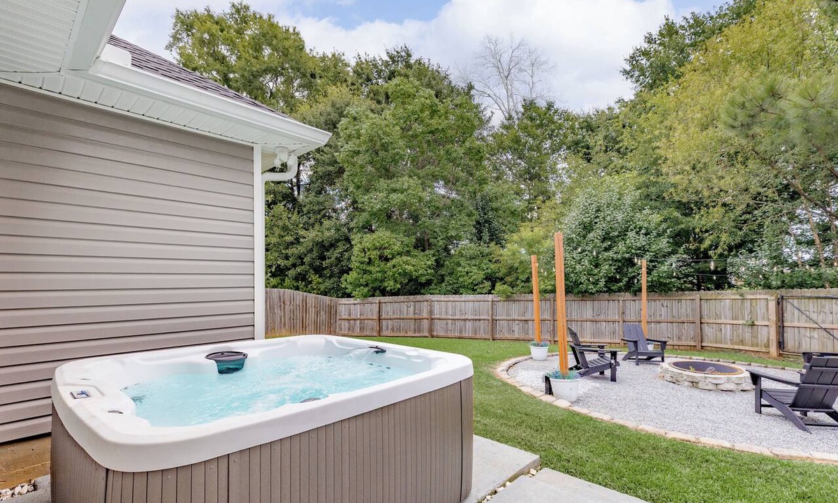 Warner Robins House | Luxe Family Retreat | Near Robins AFB + I-75