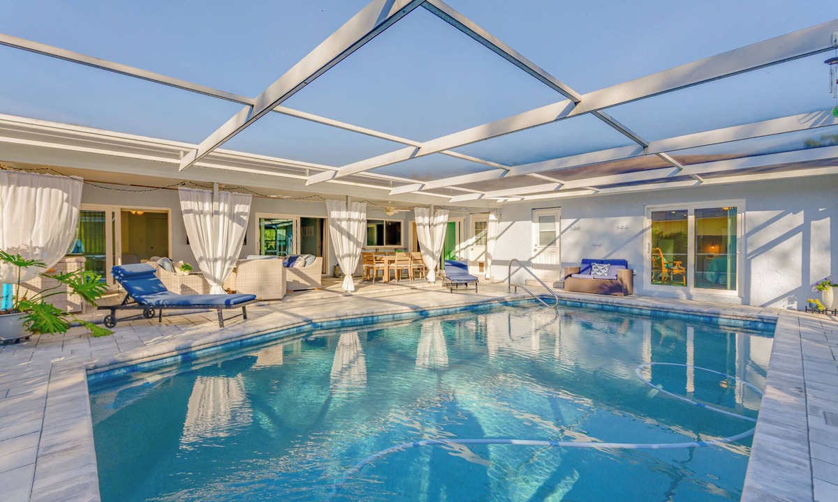 Safety Harbor House | Luxe Harbor Haven + Pool Near Beaches, MLB, Golf, Attractions: Sleeps up to 9!