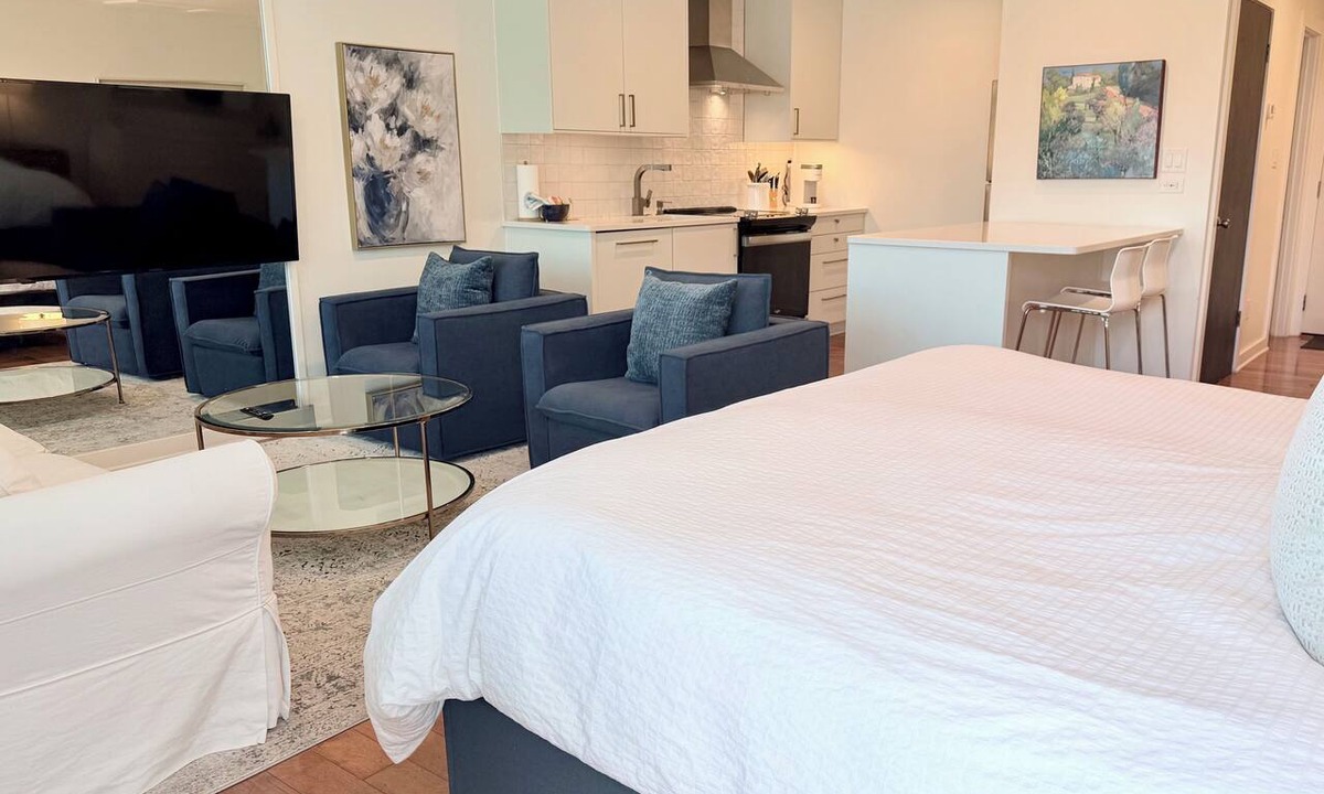 Seagrove Beach Apartment | Luxe Seagrove Studio on 30a- 2 Minute Walk to the Beach!