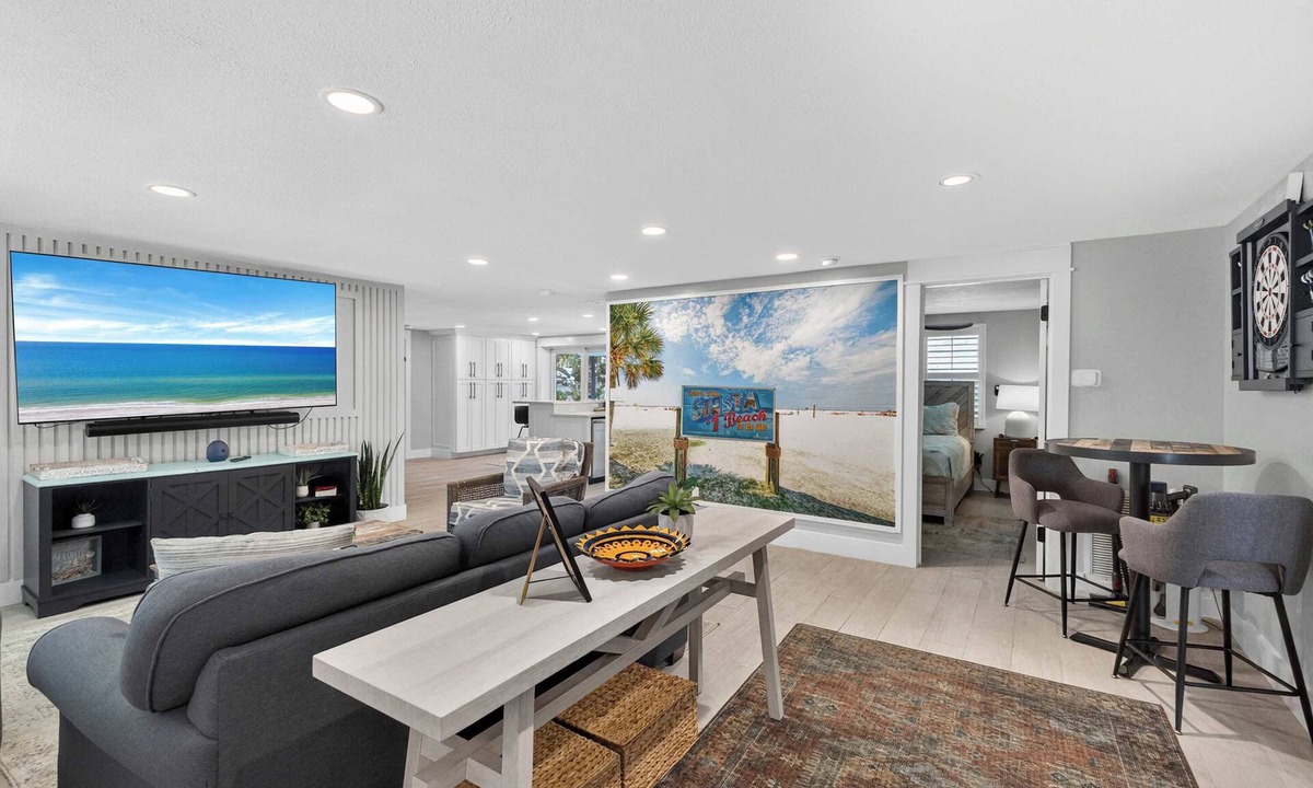 Sarasota Villa | Luxurious 4-Bedroom Retreat near Siesta Key
