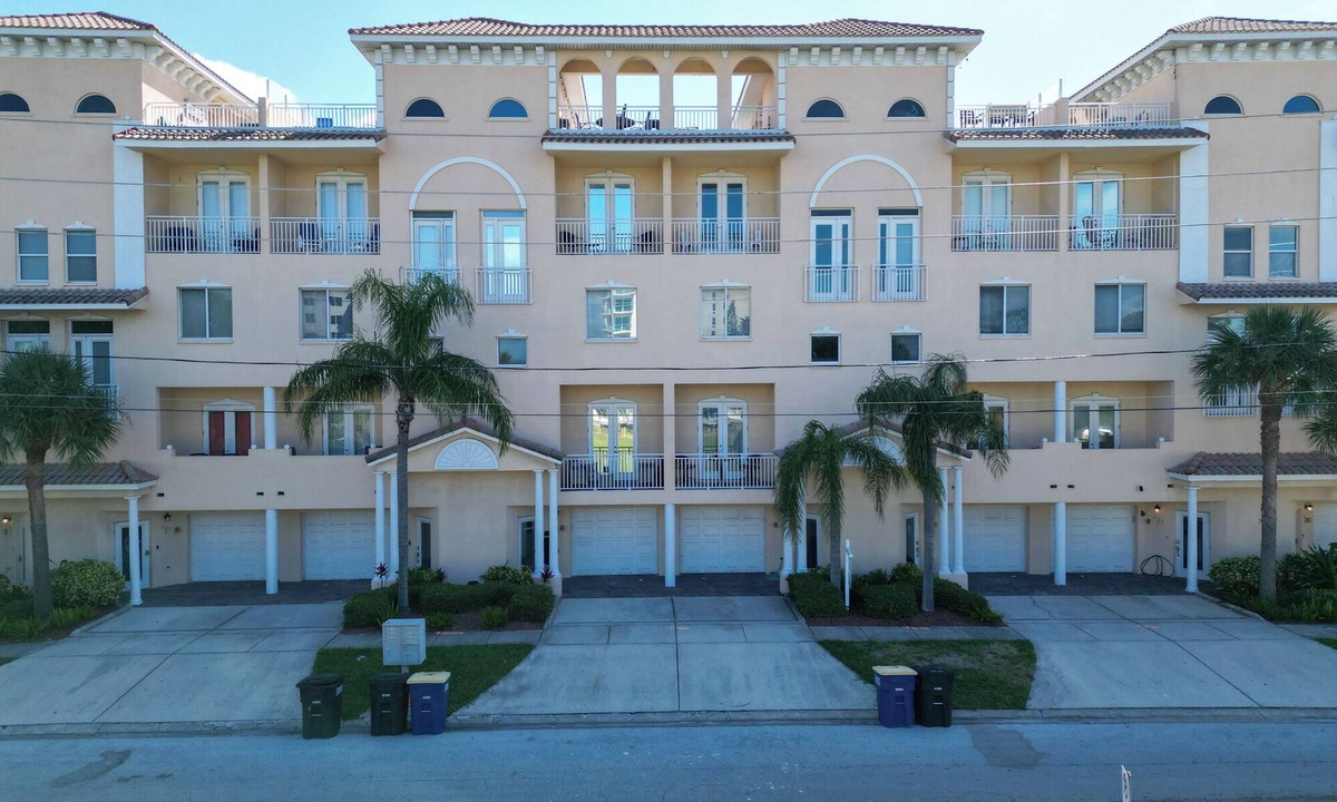 Bay Esplanade House | Luxurious, Family Friendly House, Rooftop Terrace, Hot Tub & Breathtaking Views!