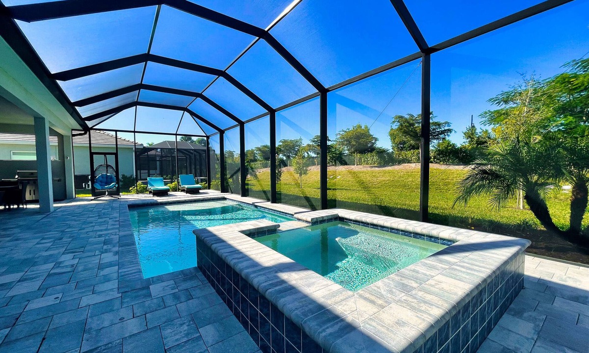 Naples House | Luxurious Retreat in Naples Reserve! 3 Bedroom Pool House, unwind in style!