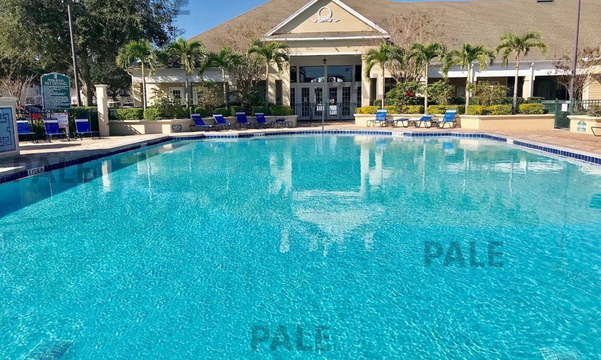 Venetian Bay Villages Condo | Luxury 4-bedroom Townhome near Disney /Orlando