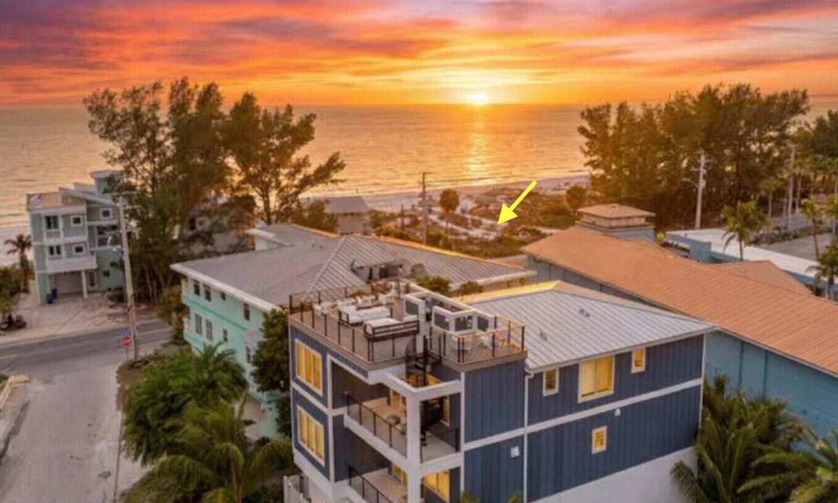 Bradenton Beach House | Luxury 7BR|Gulf & Bay Views +1 min Walk to Beach