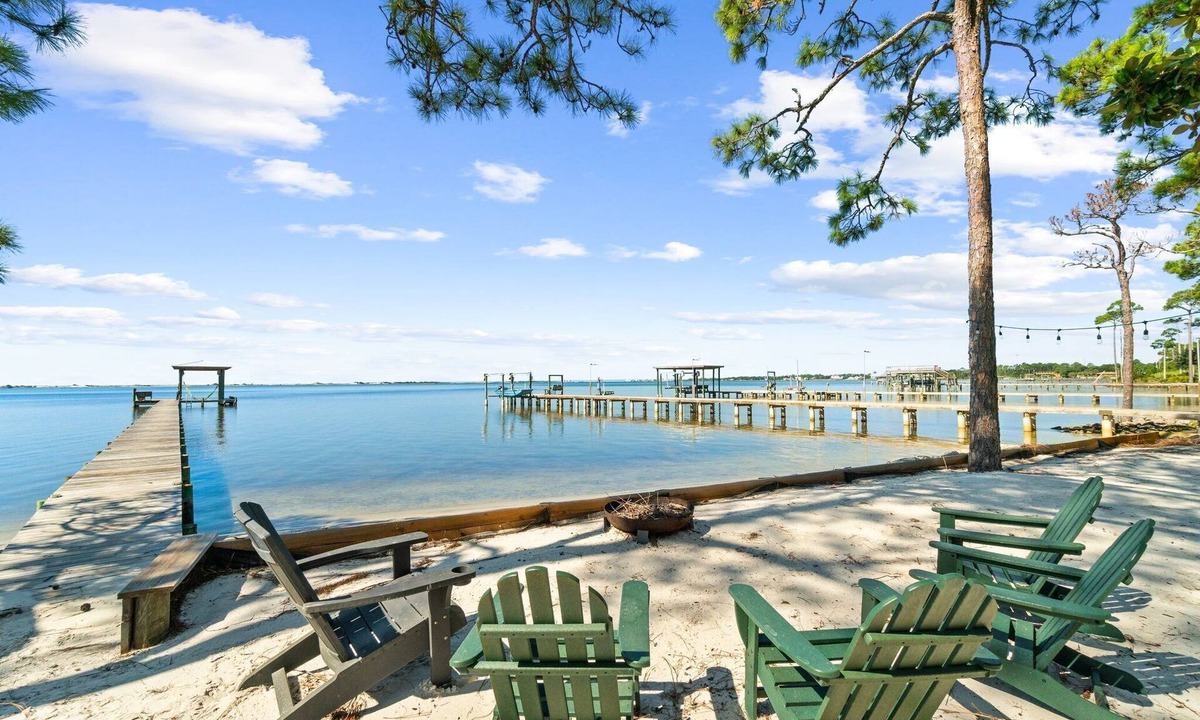 Mary Esther House | Luxury Bayfront Getaway | Private Pool, Pet Friendly, Boat Access | Sleeps 13