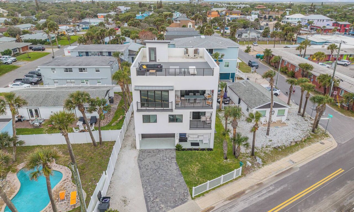 New Smyrna Beach House | Luxury Beach House | Pool, Rooftop Deck, Ocean Views | Walk to Flagler | Sleeps 15