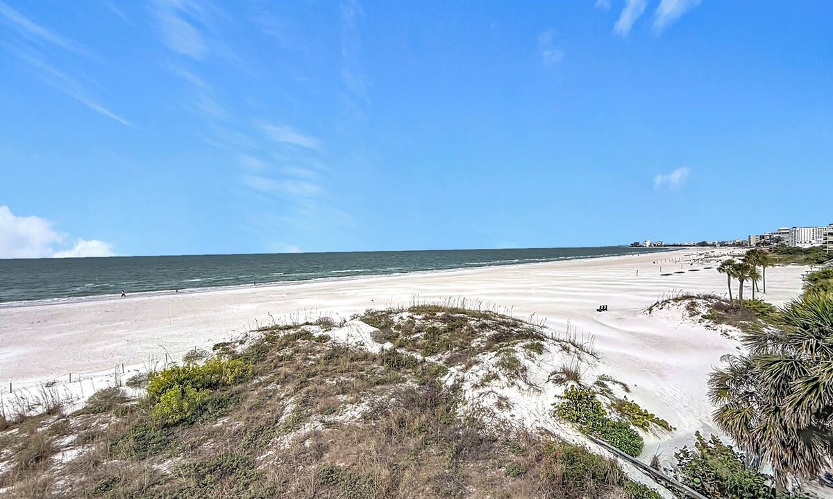Belle Vista Condo | Luxury Beachfront │ Pool, Spa, BBQ + Parking