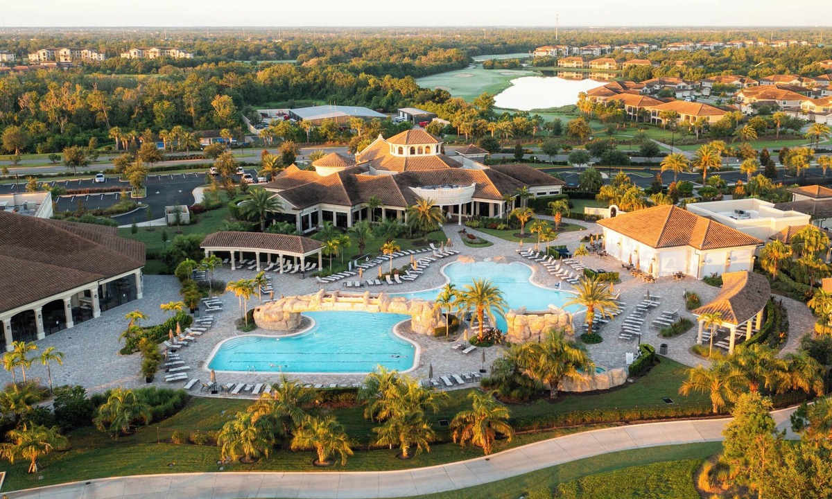 Lakewood Ranch House | Luxury Golf Oasis in Lakewood Ranch, FL