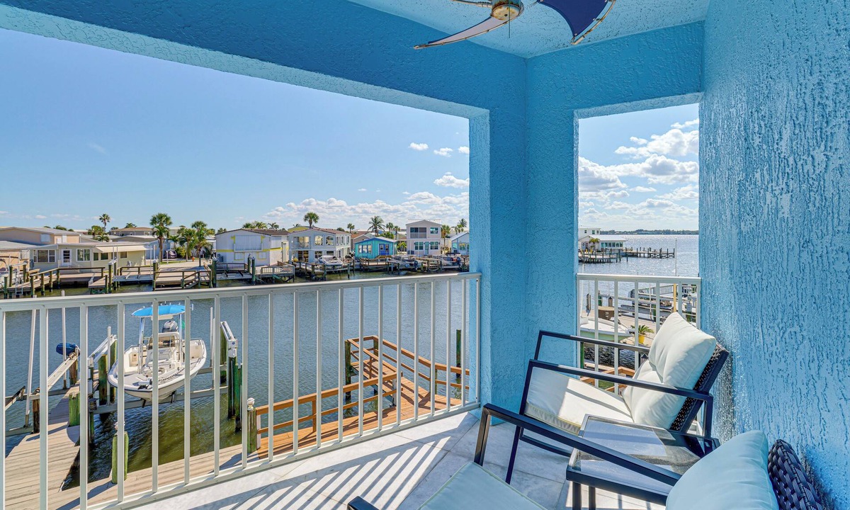 Nettles Island House | Luxury Nettles Island Home w/Large Deck!